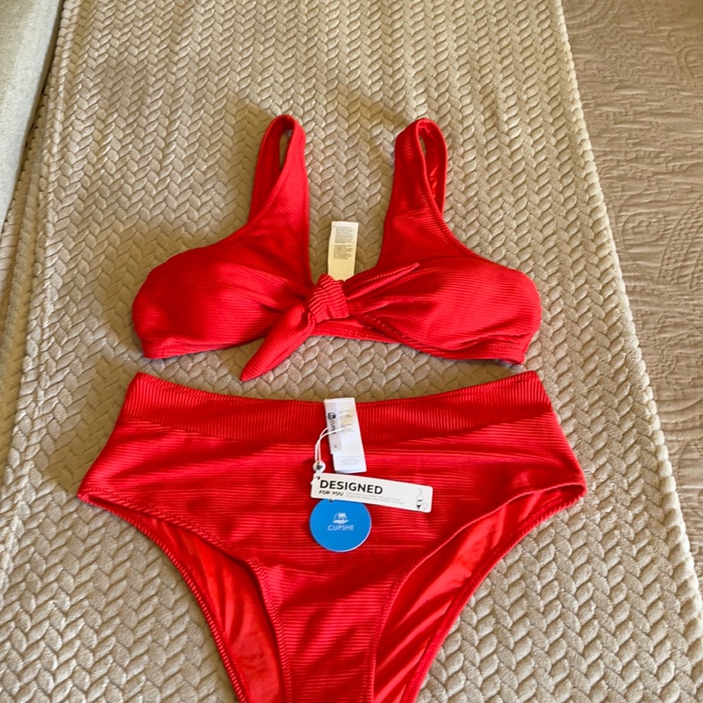 Red cupshe bikini